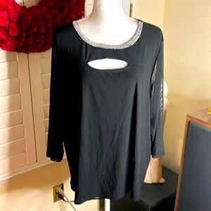 🖤💎Sweet Violet Black Stretchy Top W/Crystals At Rounded Neckline Size 3X
